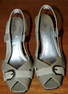 East 5th 2 Tonos Beige Imitación Cuero Elástico Cordones 3" Tacones TALLA 6.5M Peep Toe Foto 1 de 4