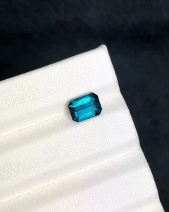 2,4 Karat natürlicher blauer Turmalin Smaragdschliff facettiert - Bild 1 von 2
