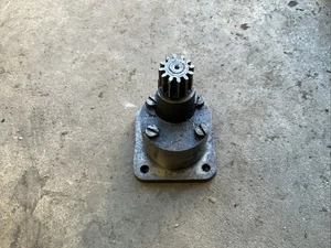 Velocette Mac Venom Viper Oil Pump - Picture 1 of 6