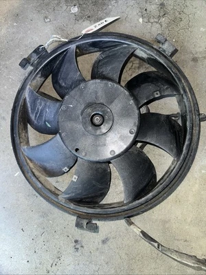 Front Left Engine Radiator Cooling Fan Assembly 1997-2010 Audi A4 A6 A8 S6 OEM - Imagem 1 de 3