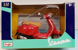 MAISTO 1/12 - MOTO VESPA PRIMAVERA 150 ROSSO - Foto 1 di 1