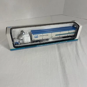 SpecCast 32923 PPG 1:64 Peterbilt 379 Double Door Van Trailer Die Cast - Picture 1 of 16