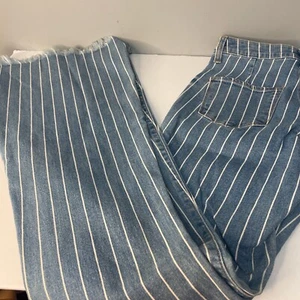 Cello Women’s/juniors Pinstripe Wide Leg Jeans. Distressed Hem Size 3 - Picture 1 of 6