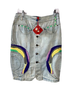 OILILILY 36 码龙卷风刺绣牛仔裙全新带标签及膝口袋蓝色 — 第 1/4 张图片