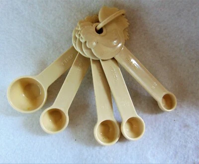 Vintage Paula Deen Rooster Measuring Spoons Plastic Nesting Set of 5 Kitchen Dec - Image 1 of 4