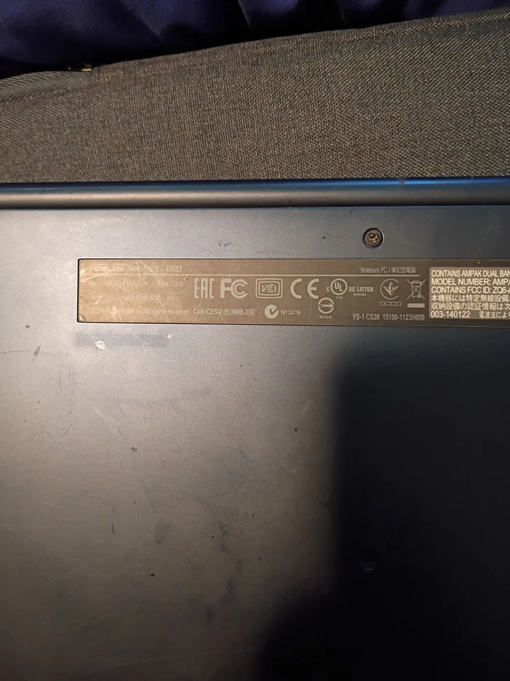  Asus X205T 11.6" Intel  Z3735F 1.33GHz 2GB 32GB  WIN10 Charger Bundle - Image 1 of 3