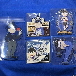 Juego de Llaveros Acrílicos Osomatsu-san Karamatsu Edición Coleccionista Diseños Únicos - Imagen 1 de 6