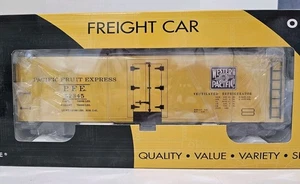 K Line Western Depot K762-21725 40' Wood-Sided Reefer Western Pacific PFE 52345 - Bild 1 von 3