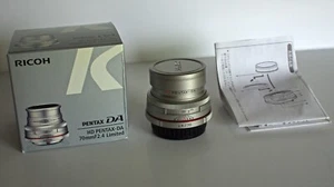 HD Pentax-DA 70mm f2.4 Limited Silver - Picture 1 of 6