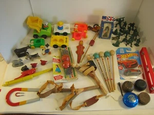 Verschiedenes Trödel Schubladen Lot Vintage Spielzeug YoYos Soldaten Little People Buben Tiere & mehr - Bild 1 von 16