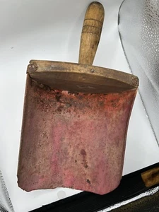 Primitive Grain Scoop Metal And Wood Country Rustic W/Red Paint Remnants $drop - Picture 1 of 9