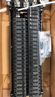 GE 100 Amp 3 Phase Panel with 100 Amp Main and feeder breakers - Image 1 of 4