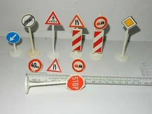 Playmobil 10 ältere Verkehrszeichen - Bild 1 von 1