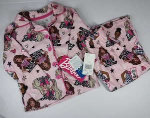 Pigiama Barbie nuovo con etichette bambino 2T rosa set due pezzi in flanella con bottoni - Foto 1 di 8