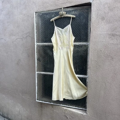 Vestido sin mangas vintage de seda amarillo de los años 30 corte sesgado floral encaje busto Art Deco mini Foto 1 de 4