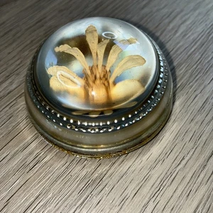 Vintage Glass Floral Paperweight Dopamine Decor Glam Retro Feminine Flower - Picture 1 of 9