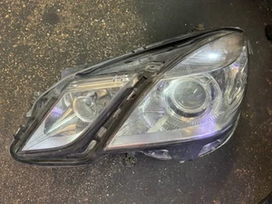 2011 MERCEDES E CLASS HEADLIGHT HEADLAMP LEFT RHD A212820 - Picture 1 of 6
