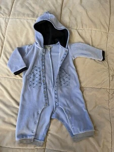 Armani Logo Baby Blau Kapuzen Strampler 6 Monate alt - Bild 1 von 3