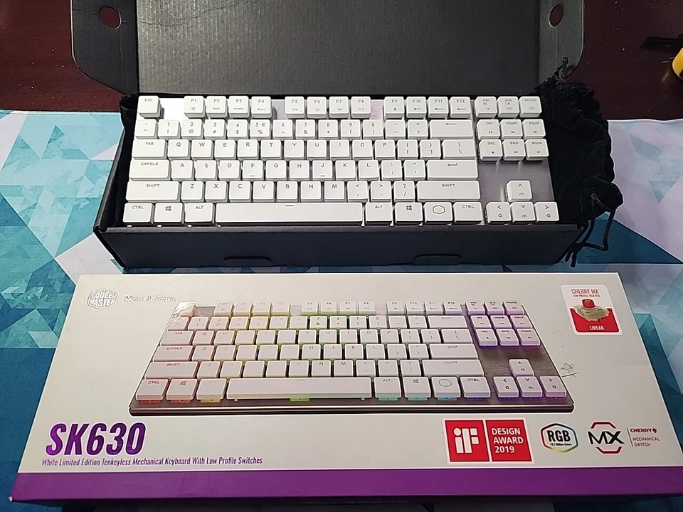 Coolermaster SK630 White Limited Edition in Box MX Cherry Low Profile (Linear) - Image 1 of 4