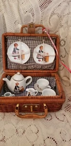 REUTTER PORZELLAN GERMANY KATHE KRUSE CHILD'S TOY PICNIC TEA SET WICKER BASKET - Picture 1 of 5