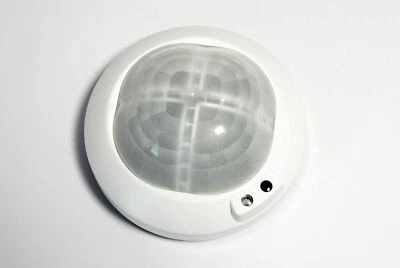 ABB Präsenzmelder 6131-74-102 KNX Powernet EIB incl. Busankoppler 6120U-102 - Bild 1 von 2