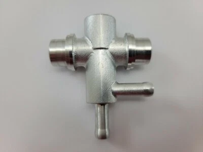 宝马 S1000RR 铝合金车身燃料分配器  — 第 1/4 张图片