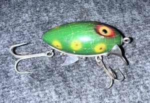 VINTAGE FISHING LURE WOODEN WATER SCOUT SERIES #300 Green/ Yellow dots (#2147) - Imagen 1 de 5