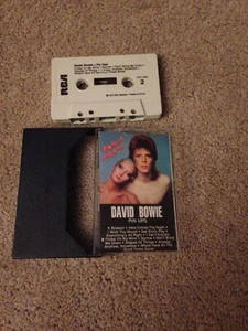 DAVID BOWIE PIN UPS CASSETTE - Foto 1 di 3