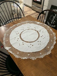 Round White Tablecloth with Crochet Edges and Embroidery 36" X 36" - Picture 1 of 4