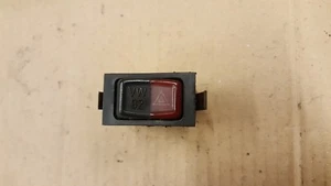 INTERRUPTOR LUZ ADVERTENCIA PELIGRO VW GOLF JETTA MK1 CABRIO 161953235A - Imagen 1 de 1
