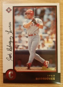 1998 BOWMAN IVAN RODRIGUEZ #4 TEXAS RANGERS - Picture 1 of 2