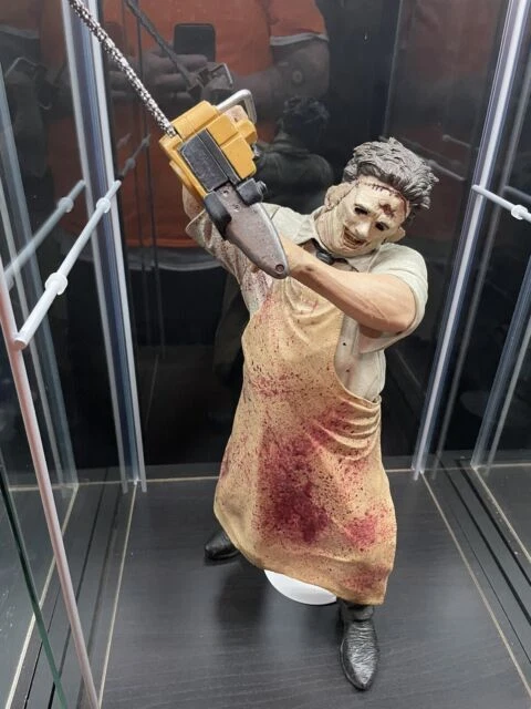 McFarlane Toys The Texas Chainsaw Massacre Leatherface 18 inch Action Figure - 17412
