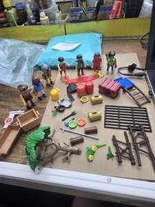 MIXED LOT Playmobil People And Accessories GEOBRA 1992 - Picture 1 of 3
