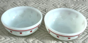 Set 2 ciotole fragole vetro latte bianco Termocrisa vintage piccole 5" Messico - Foto 1 di 8