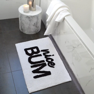 Nice Bum Slogan Bath Mat - Super Soft Non Slip Tufted Fun Bathroom Rug 50 x 80cm - Imagem 1 de 4