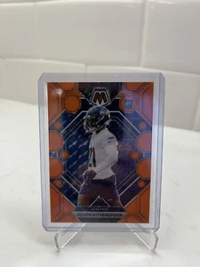 Mosaic Rookies 2023 arancione fluorescente Prizm /25 Devon Witherspoon Rookie RC - Foto 1 di 5
