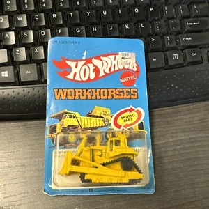1983 Hot Wheels Workhorses No. 1172 CAT Bulldozer - Picture 1 of 9