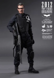 Sideshow 2012 Toy Fair Exclusive Hot Toys 1/6 JIM GORDON S.W.A.T. SUIT MIB TDK - Picture 1 of 3