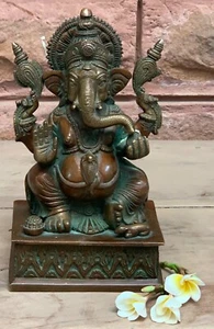Divine brass Ganesha figurine Hindu deity statue hand carved religious figure - Picture 1 of 10