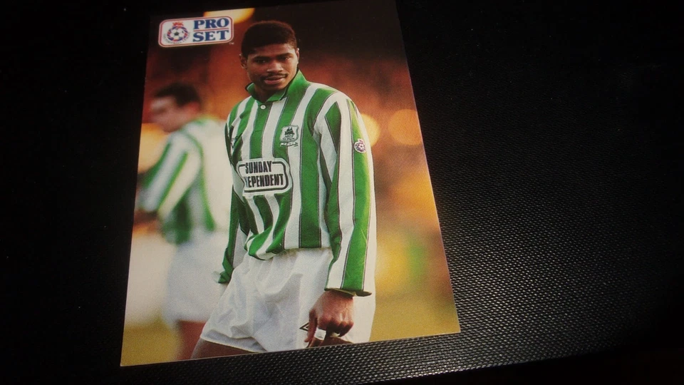 PRO SET 2  DWIGHT MARSHALL PLYMOUTH ARGYLE  CARD - Image 1 of 1