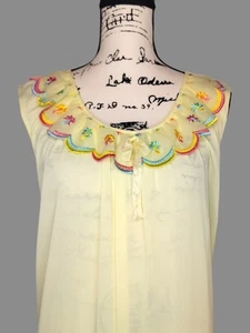 Vtg Lady Vanderbilt Embroidered Peignoir Nightgown LG Yellow Bright Barbie - Picture 1 of 5