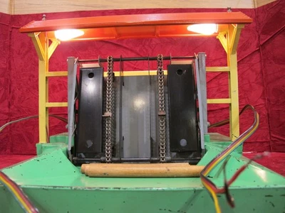 Lionel post war 164 lumber loader shed & original controller~ TESTED WORKS - Image 1 of 4