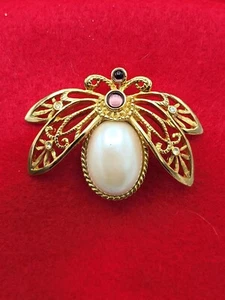 Avon Biene Brosche, Perle mit Strass besetzt in goldfarbenem Metall, "Nature's Flight" - Bild 1 von 3