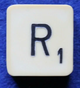 Lettre R  pour Jeu de Scrabble SPEAR 2cmx2cm   - Photo 1/1