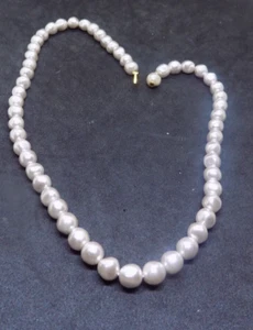 Collar de perlas de imitación vintage con cierre de gancho de clip 18" (397) - Imagen 1 de 3