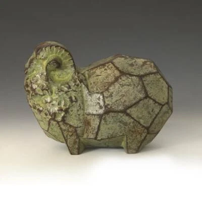 ESCULTURA JAPONESA DE HIERRO FUNDIDO DE COLECCIÓN CARNERO BELLAS ARTES DECORATIVAS JAPÓN SIGLO XX. Foto 1 de 4