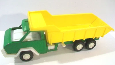 Tootsietoy Die-Cast Plastic Dump Truck, Green USA, 1970 - Image 1 of 4