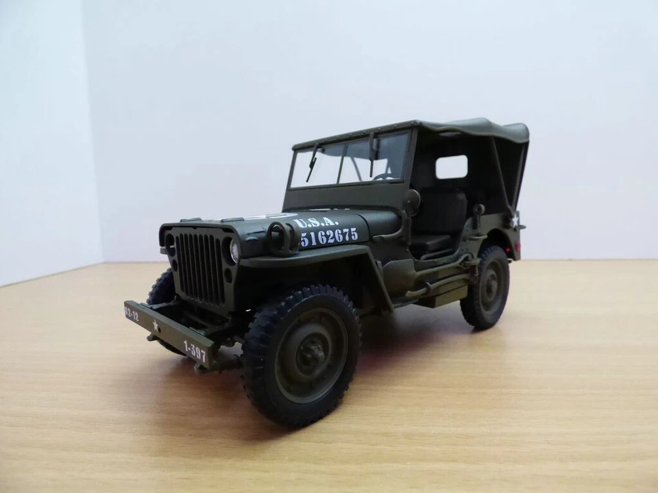 JEEP WILLYS 1/18 US Army capote fermée WW2 - Image 1 of 1