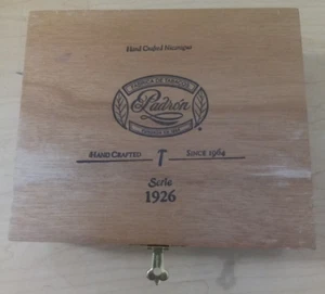 Padrón Serie 1926 Nº 48 Caja de cigarros de madera vacía 6,5" x 5,5" x 2" - Imagen 1 de 6