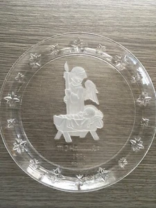 NIB AVON M.J. HUMMEL 1996 Collectors 8 1/2” ANGEL PLATE - Picture 1 of 4